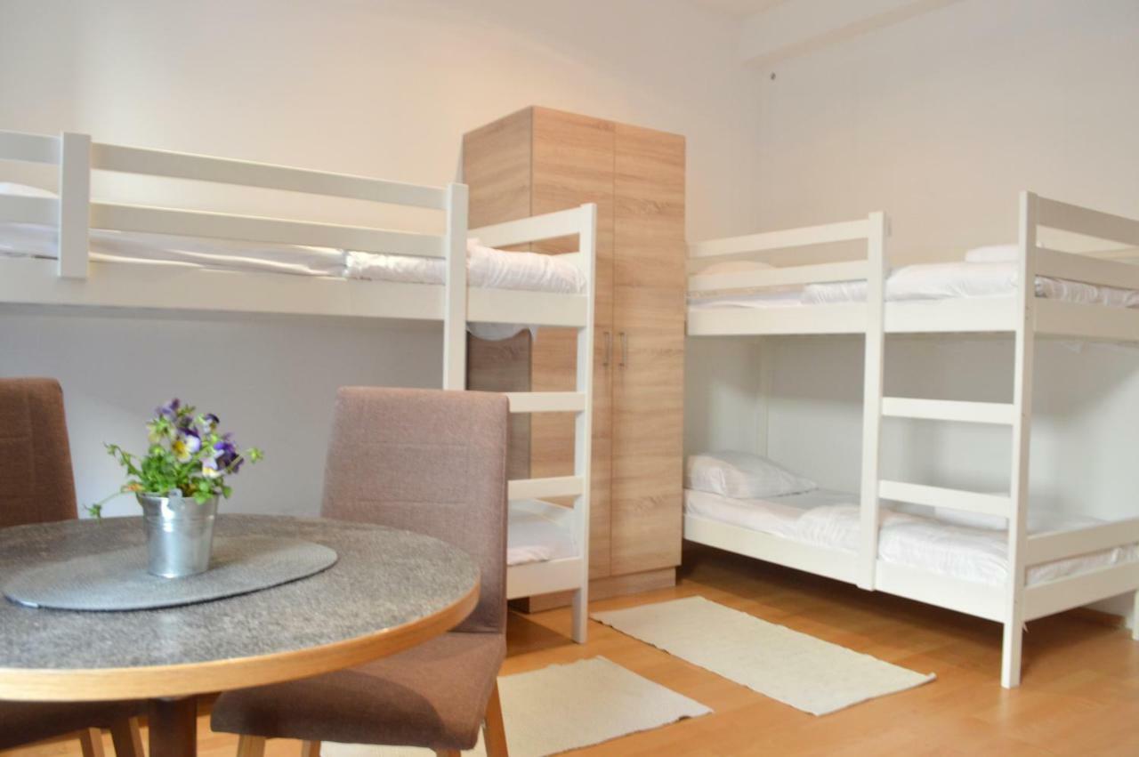 Metro Hostel *